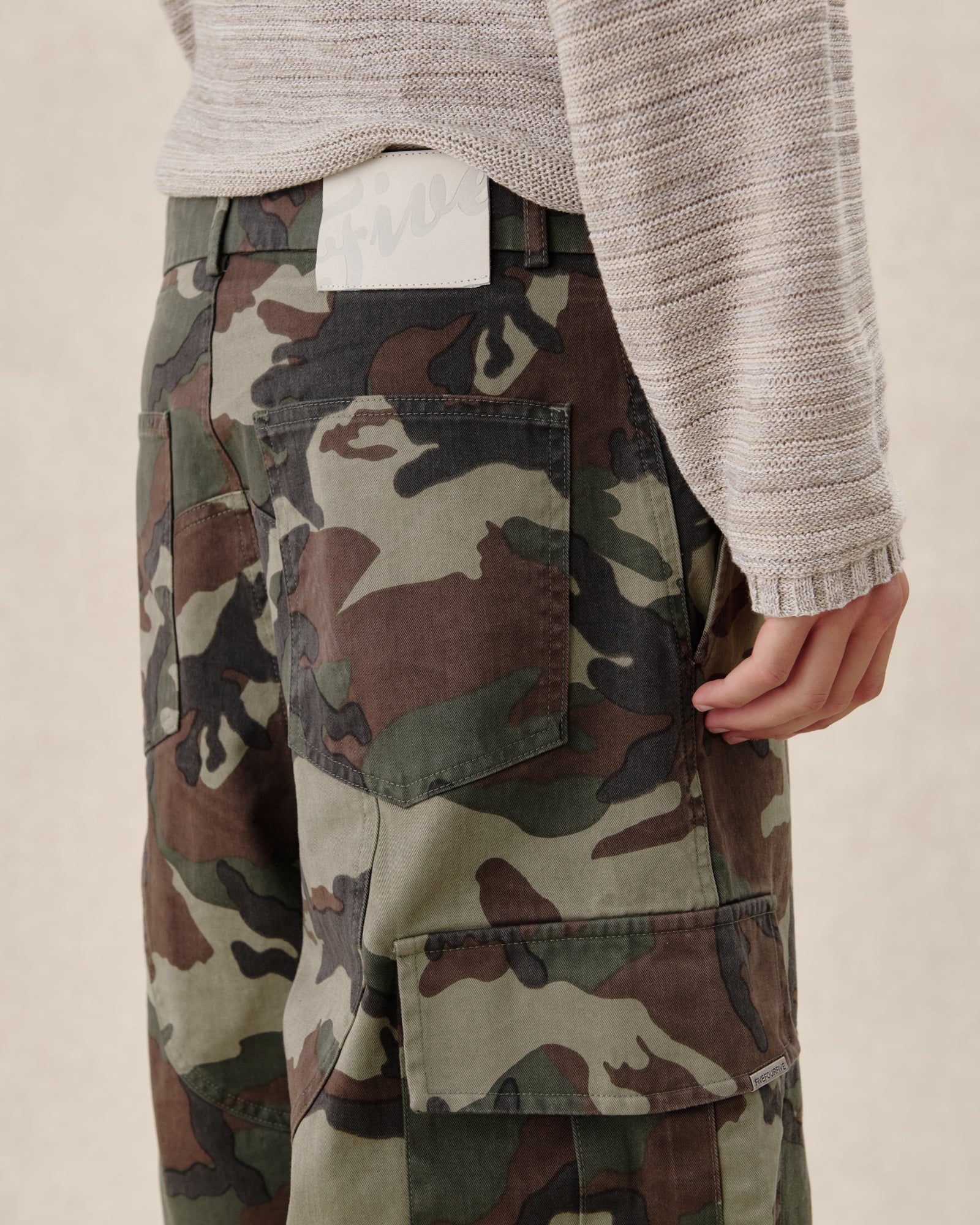 SS26-EV-CARGO-SHORTS-CAMO-6